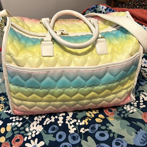 Betsey Johnson Pastel Rainbow Duffle/Weekend Bag - Picture 4 of 6